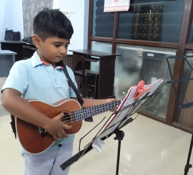 Flute music classes with expert tutors in Chennai